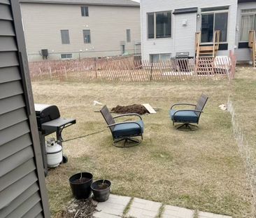 For Lease - 236 Sheaf Row, Stittsville - Munster - Richmond, Ontario - Photo 4
