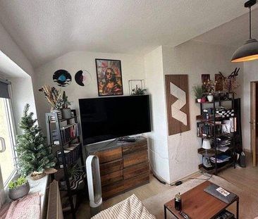 CORDULA IMMOBILIEN im beliebten Dachgeschoß wohnen - süsse Familie ... - Photo 2