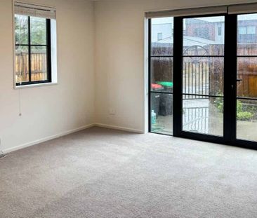 Two bedroom, New York style townhouse, with additional guest toilet... - Photo 1