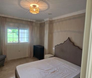 2 Bedroom Apartment For Rent in Marbella, Málaga - Photo 3