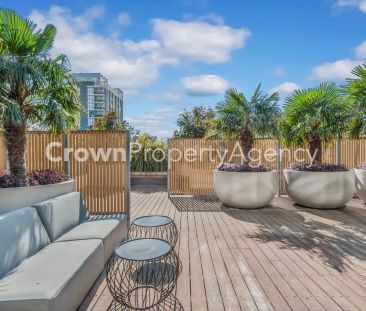 “One Bedroom Apartment + Study on Level 17” - Photo 1