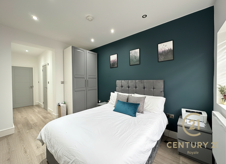 1 bedroom in a house share to rent - Photo 5