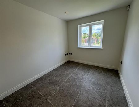 4 Bedroom Detached To Let - Photo 4