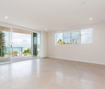 Stunning New 3-Bedroom Unit with Spectacular Views of Moreton Bay! - Photo 4