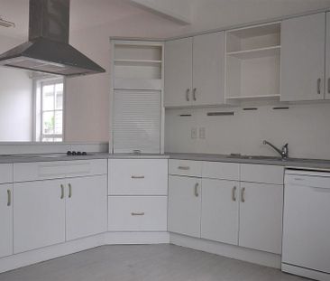 New Lynn 4 Bedrooms House with large garage - Photo 4