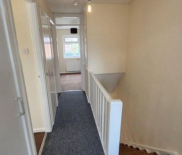 3 bedroom terraced house to rent - Photo 3