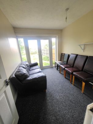 5 bedroom house to rent - Photo 1