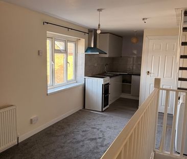 2 Bed Terraced House, Mangrove Road, LU2 - Photo 2