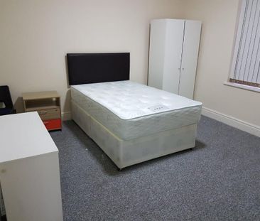 4 bedroom townhouse to rent - Photo 6