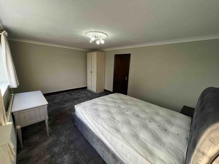 1 bedroom in a house share to rent - Photo 5