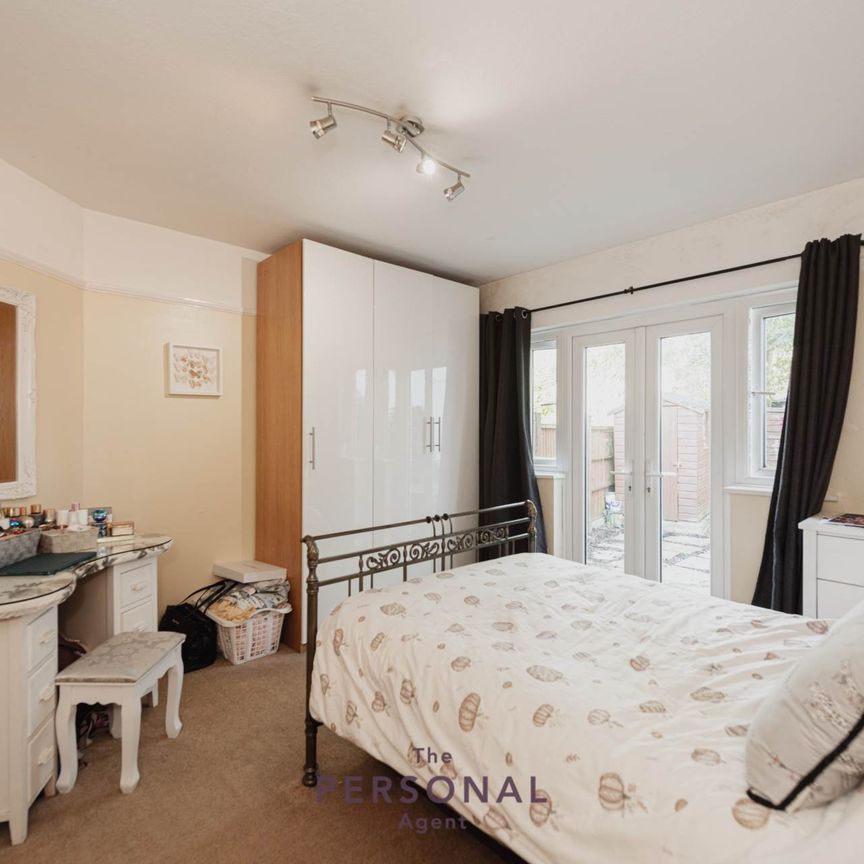 Kendor Avenue, Epsom - Photo 1