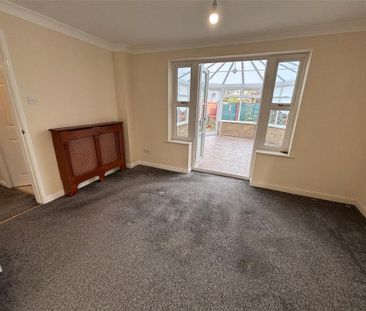 4 bedroom detached house to rent - Photo 4