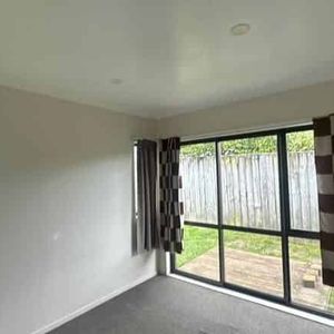 Home in the West - Photo 3