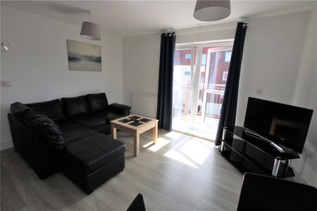 3 bedroom apartment to rent - Photo 2