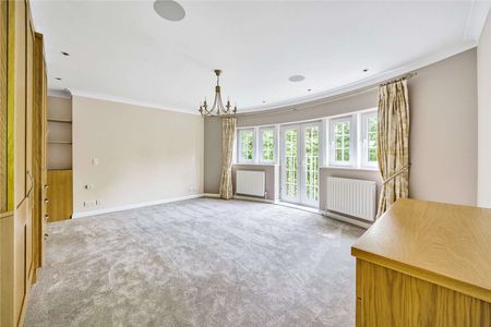 A substantial family home in a popular Sevenoaks location - Photo 5