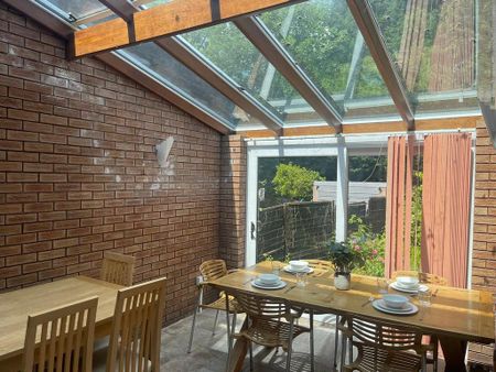 4 bedroom townhouse to rent - Photo 5