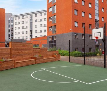 1 bedroom in a flat share to rent - Photo 1