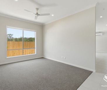 Brand New 4 Bedder Family House unbeatable LOW Price $630 pw - Photo 3