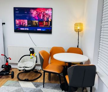 1 Bed Flat, Springbridge Road, M16 - Photo 2