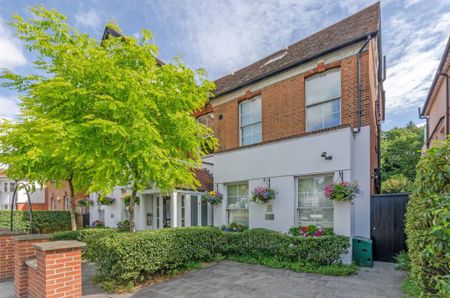 Flat 08 Finchley Road, Hampstead NW3 7AJ - Photo 2