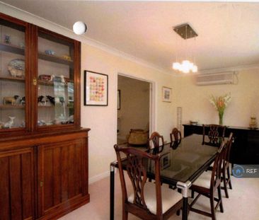 5 bedroom detached house to rent - Photo 1