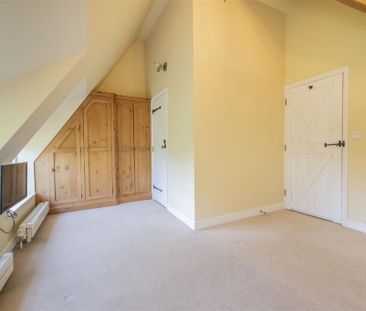 5 bed House - Detached To Let - Photo 4