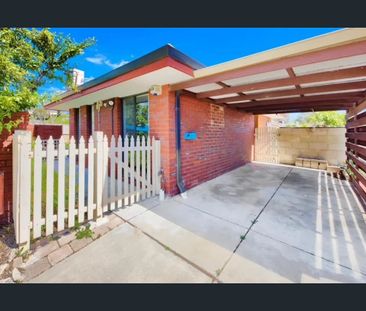 WHAT A LOCATION! - Photo 4