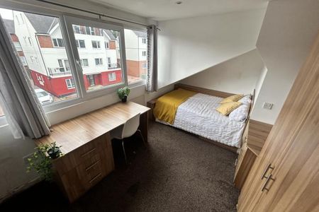 Headingley Avenue - , - Photo 5