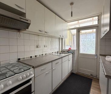 3 bedroom terraced house to rent - Photo 3