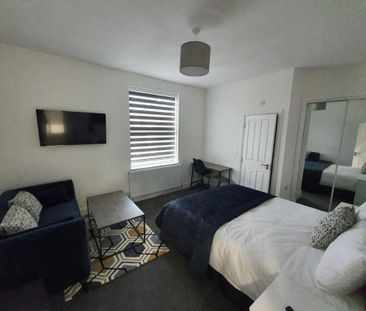 1 bedroom in a house share to rent - Photo 1