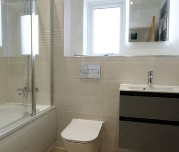3 bedroom semi-detached house to rent - Photo 6