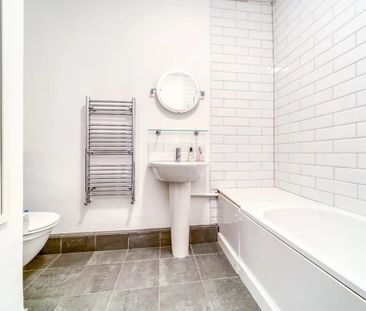 2 Bed Flat, Lancaster Road, SE25 - Photo 4