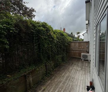 Brand New Studio Townhouse – Fully Furnished & All Utilities Included! - Photo 6