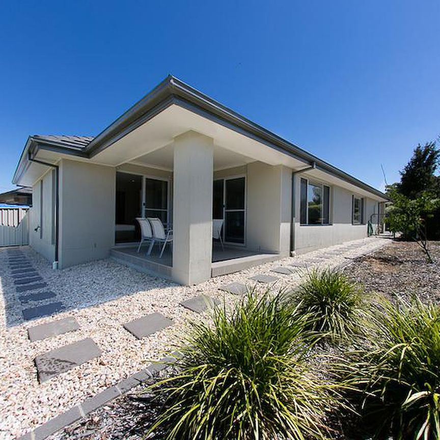 1 Onkaparinga Crescent, - Photo 1