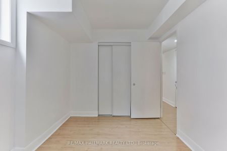 Condo Townhouse For Lease | C8127410 - Photo 2