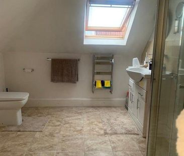 1 bedroom in a house share to rent - Photo 3