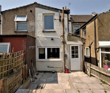 2 bedroom House To Let - Photo 3