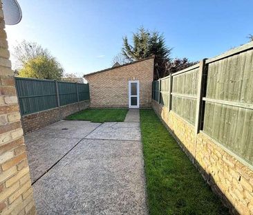 Glebe Road, Egham, TW20 - Photo 3