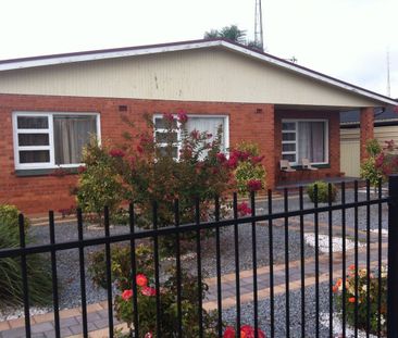 An independent house in an excellent location - Close to all the am... - Photo 5