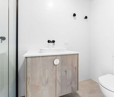 One year old property for lease - Tonsley campus - Photo 4