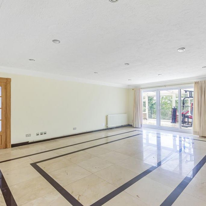 5 bedroom detached house to rent - Photo 1