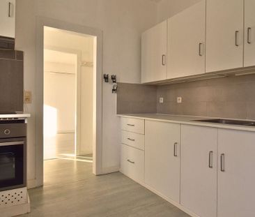 Gelijkvloers app. te huur in Anderlecht voor € 850 met 1 slaapkamer - Foto 1
