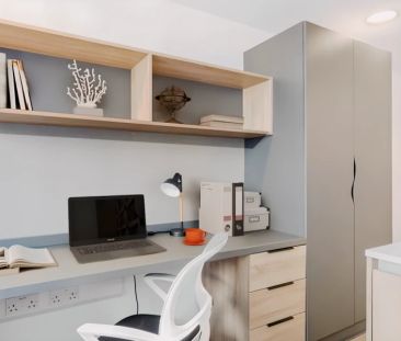 Bronze Studio - Photo 3