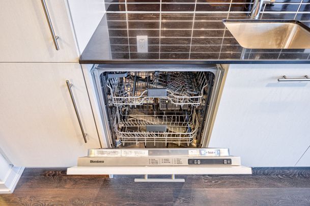 For Lease - 365 Church Street Unit# 2404, Toronto, Ontario - Photo 1