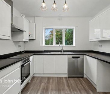 3 bedroom semi-detached house to rent - Photo 6