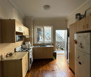 Bondi Beach - Photo 5