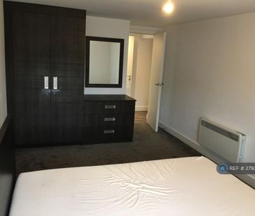 2 bedroom flat to rent - Photo 2