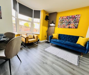 BEDROOM 1- HUGE DOUBLE ENSUITE - Photo 3