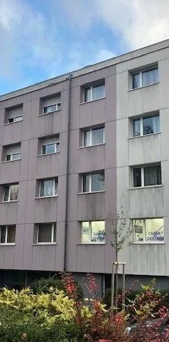 Bel appartement rénové à louer dans un quartier calme - Photo 2