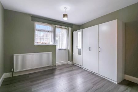 Whitchurch Avenue, Edgware, HA8 - Photo 4